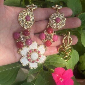 ❤️❤️TALBOTS “Beautiful Blooms” Gold Pink Red White Enamel/Rhinestone NECKLACE